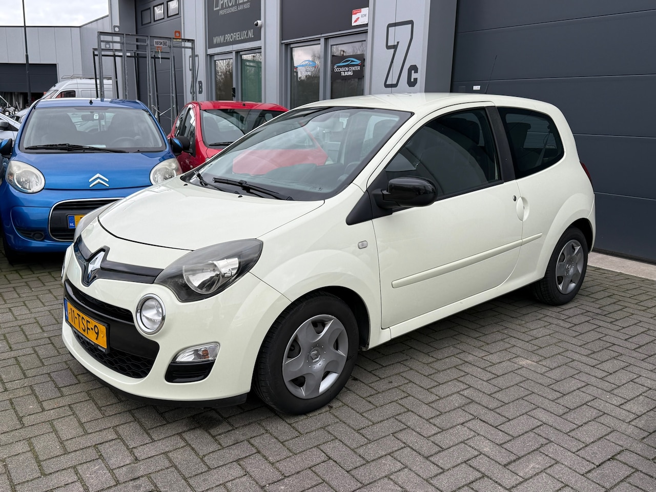 Renault Twingo - 1.2 AIRCO | CRUISE | ELEKTR PAKKET | APK 12-26 | NAP | - AutoWereld.nl