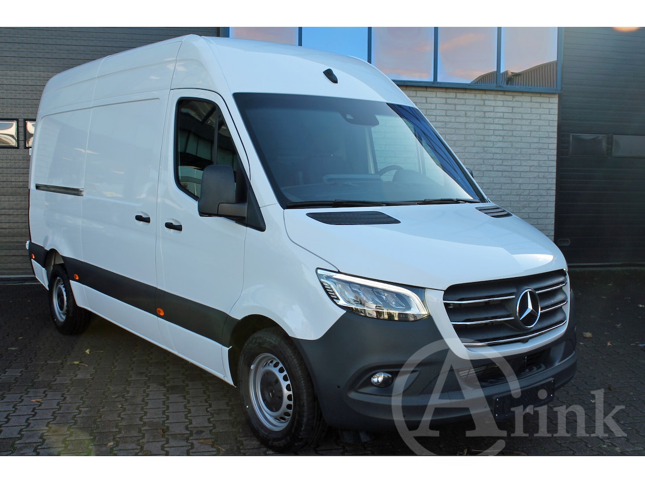 Mercedes-Benz Sprinter - 317 CDI L2H2 BPM vrij 360° ALARM KL3 DISTRONIC 9G-TRONIC LED MBUX10  PDC 3.5T AHW COMPLEET - AutoWereld.nl