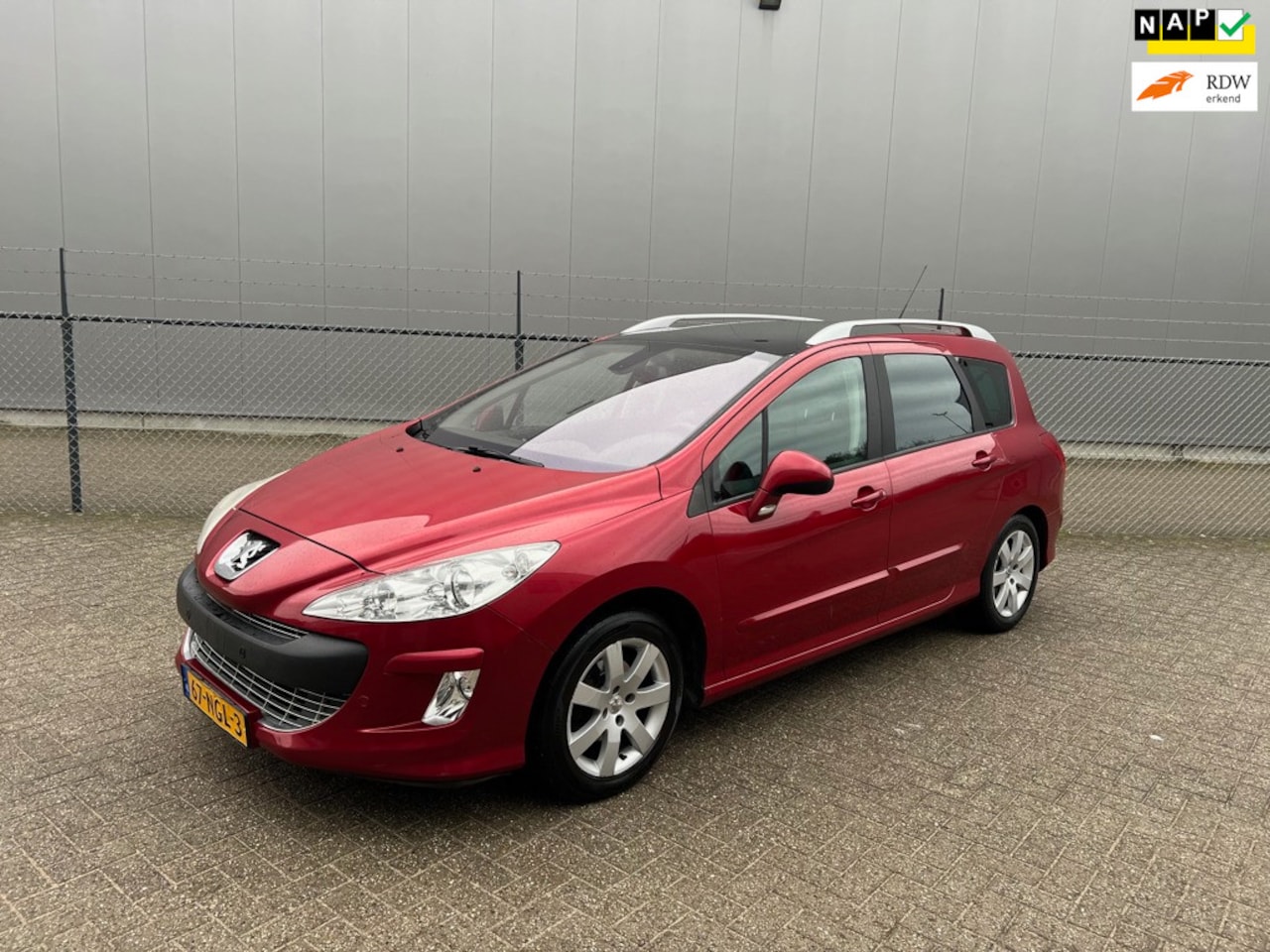 Peugeot 308 SW - 1.6 VTi Sublime l Tweede eigenaar l Bouwjaar 2010 l APK 14 juni 2026 l NAP-Logisch - AutoWereld.nl