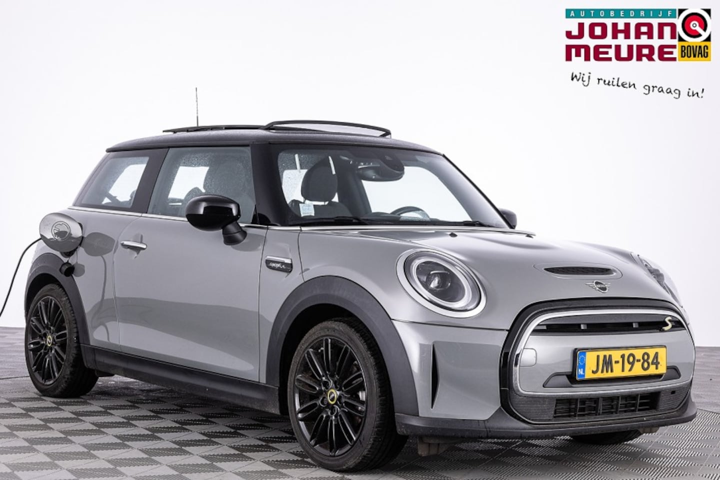 MINI Mini-Electric - Cooper SE 33 kWh *SOH 97%* PANORAMADAK | Full LED | Half LEDER | NAVI - AutoWereld.nl