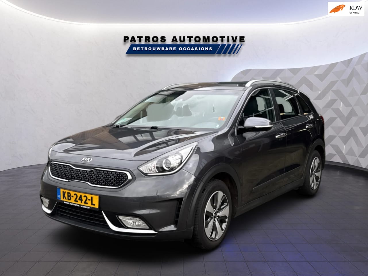 Kia Niro - 1.6 Hybrid First Edition | Automaat | Zeer lage verbruikskosten - AutoWereld.nl