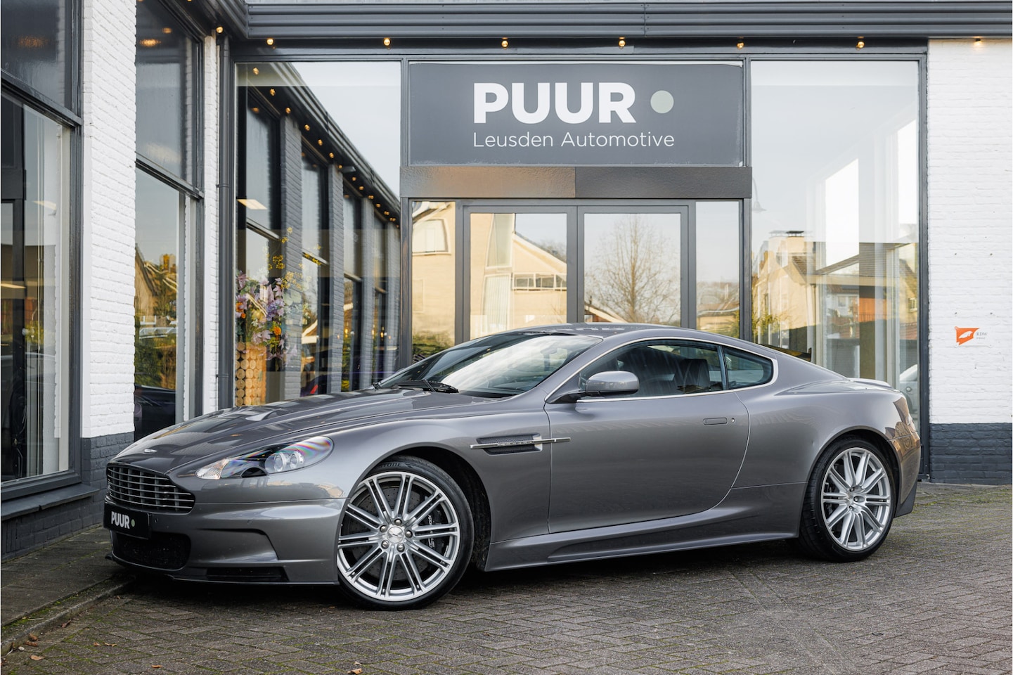 Aston Martin DBS - 6.0 V12 ''Casino Royale 007'' Handgeschakeld - Eerste Eigenaar - Orig. Nederlands - AutoWereld.nl