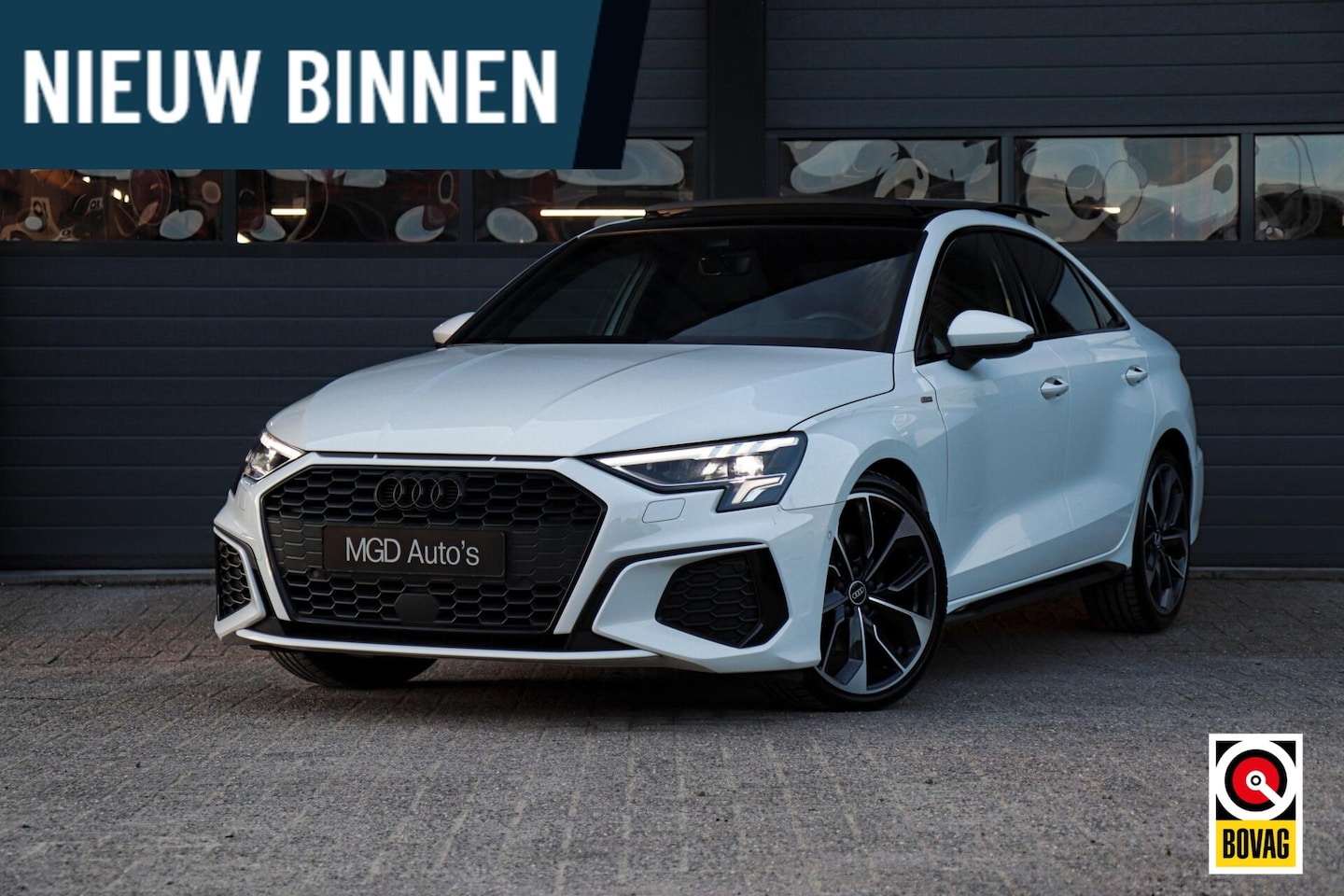 Audi A3 Limousine - 35 TFSI 3x S-Line /LED/PANODAK/SFEERVERL./KEYLESS/STOELVERW./CARPLAY/PDC! - AutoWereld.nl