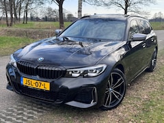 BMW 3-serie - 318I MSPORT / PANO / 19INCH / 24DKM