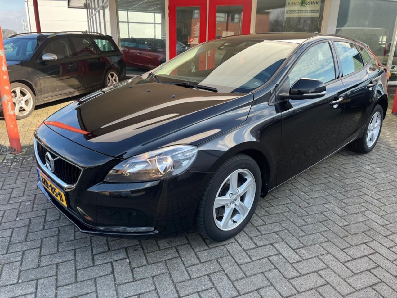 Volvo V40 - 2.0 T2 122PK Onderhoudshistorie/PDC/Bluethooth - AutoWereld.nl