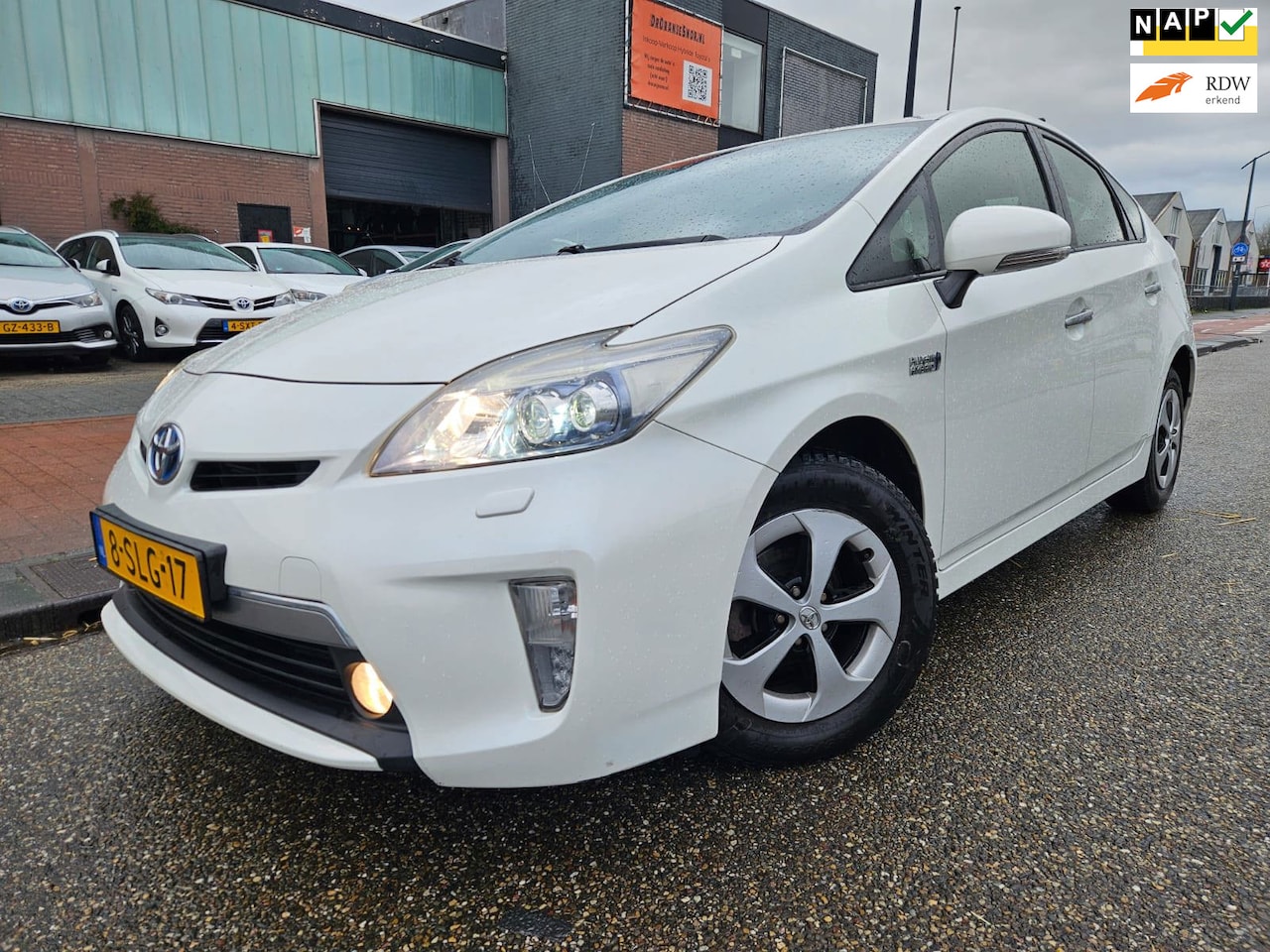 Toyota Prius - 1.8 Plug-in Dynamic Business GARANTIE - AutoWereld.nl