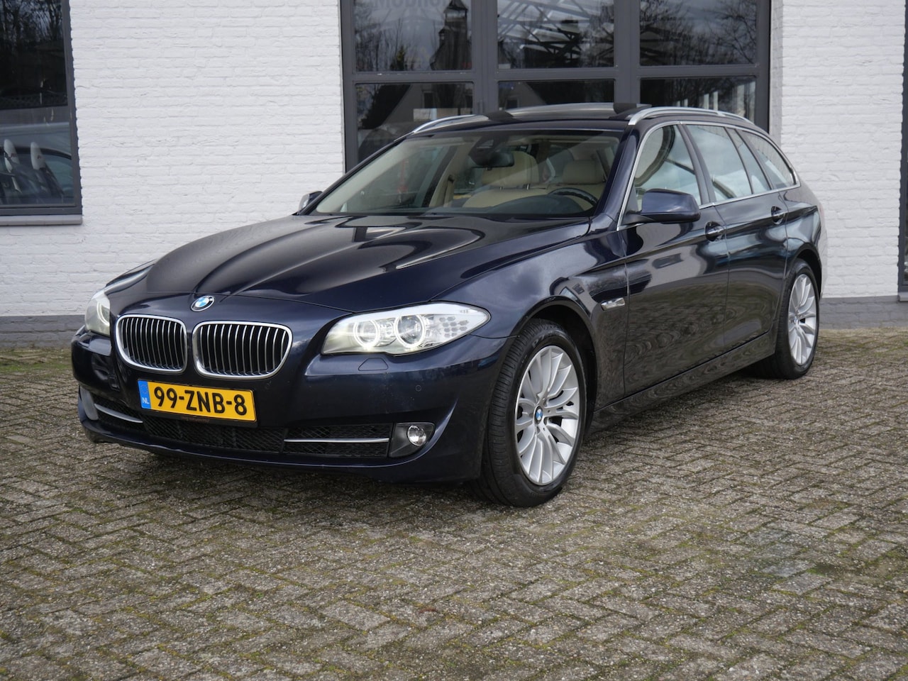 BMW 5-serie Touring - 530d Upgrade Edition Leder Pano Camera 1e Eigenaar - AutoWereld.nl