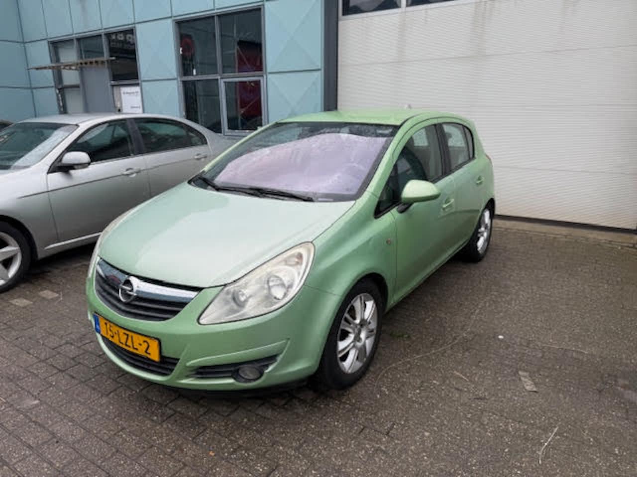 Opel Corsa - 1.4 16V 5D AUTOMAAT-NAP-AIRCO - AutoWereld.nl