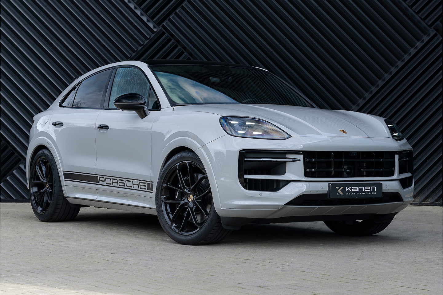 Porsche Cayenne Coupé - 3.0 S E-Hybrid Sport Design ACC Pano GTS Stoel 360 Head Up Stoelvent. Matrix Nachtz. Memor - AutoWereld.nl