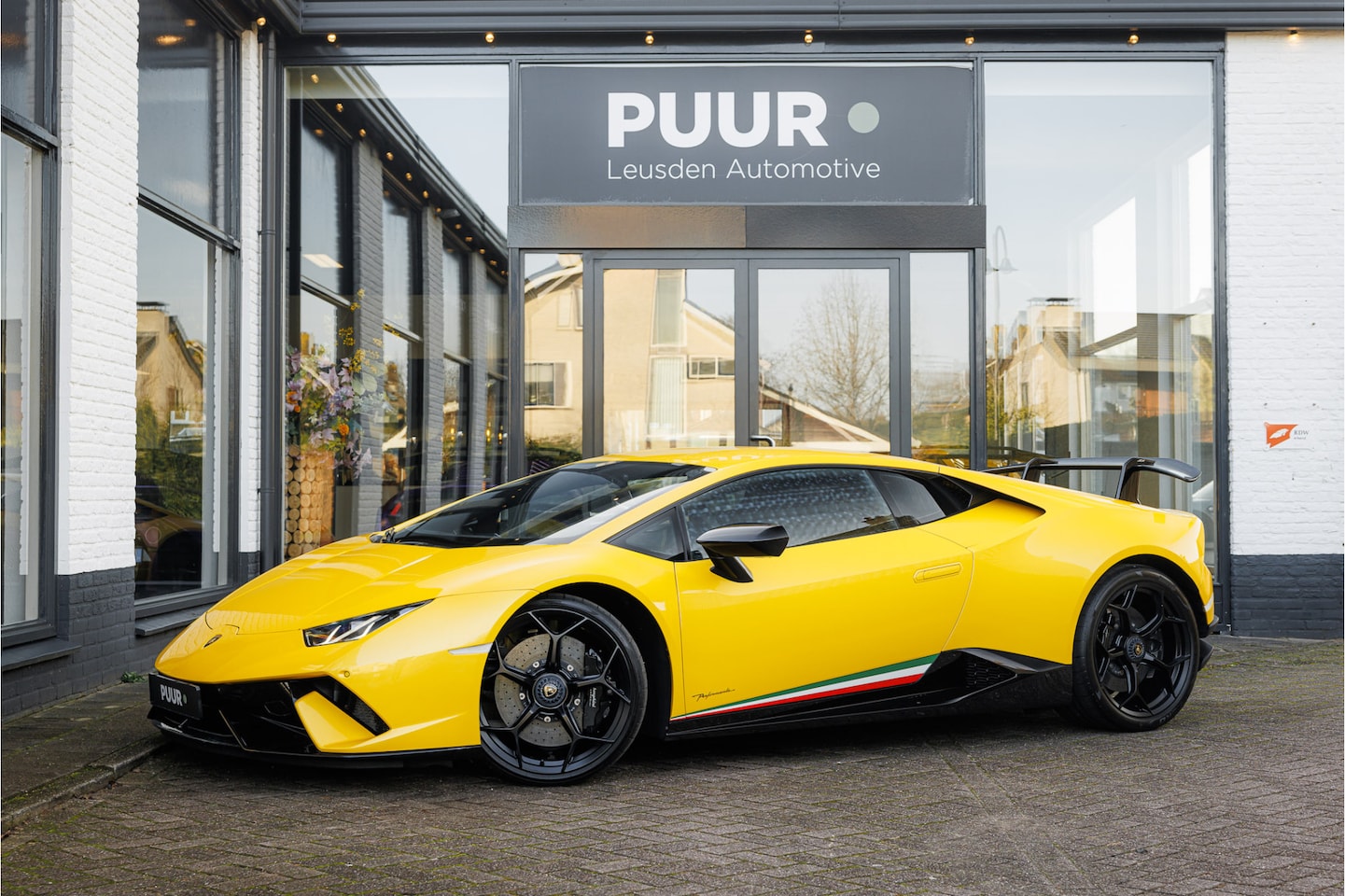 Lamborghini Huracán - 5.2 V10 Performante Giallo Inti - Sensonum Audio - Lift - Comfort Seats - AutoWereld.nl