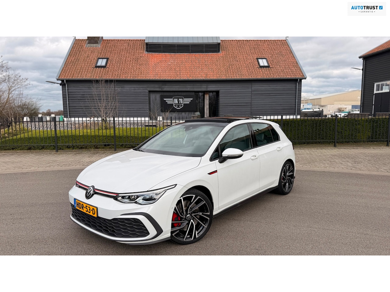 Volkswagen Golf - 2.0 TSI GTI Panoramadak Leer Stoelverwarming/Verkoeling Camera Keyless entry - AutoWereld.nl