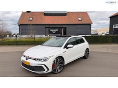 Volkswagen Golf - 2.0 TSI GTI Panoramadak Leer Stoelverwarming/Verkoeling Camera Keyless entry