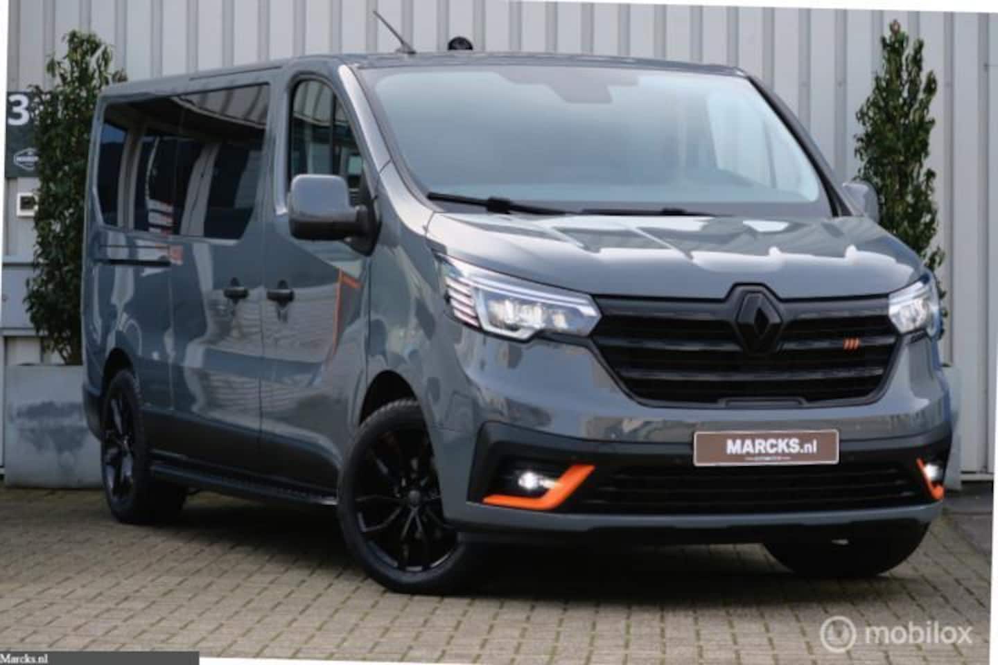 Renault Trafic - bestel 2.0 dCi 150 T29 L2H1 DC Luxe - AutoWereld.nl
