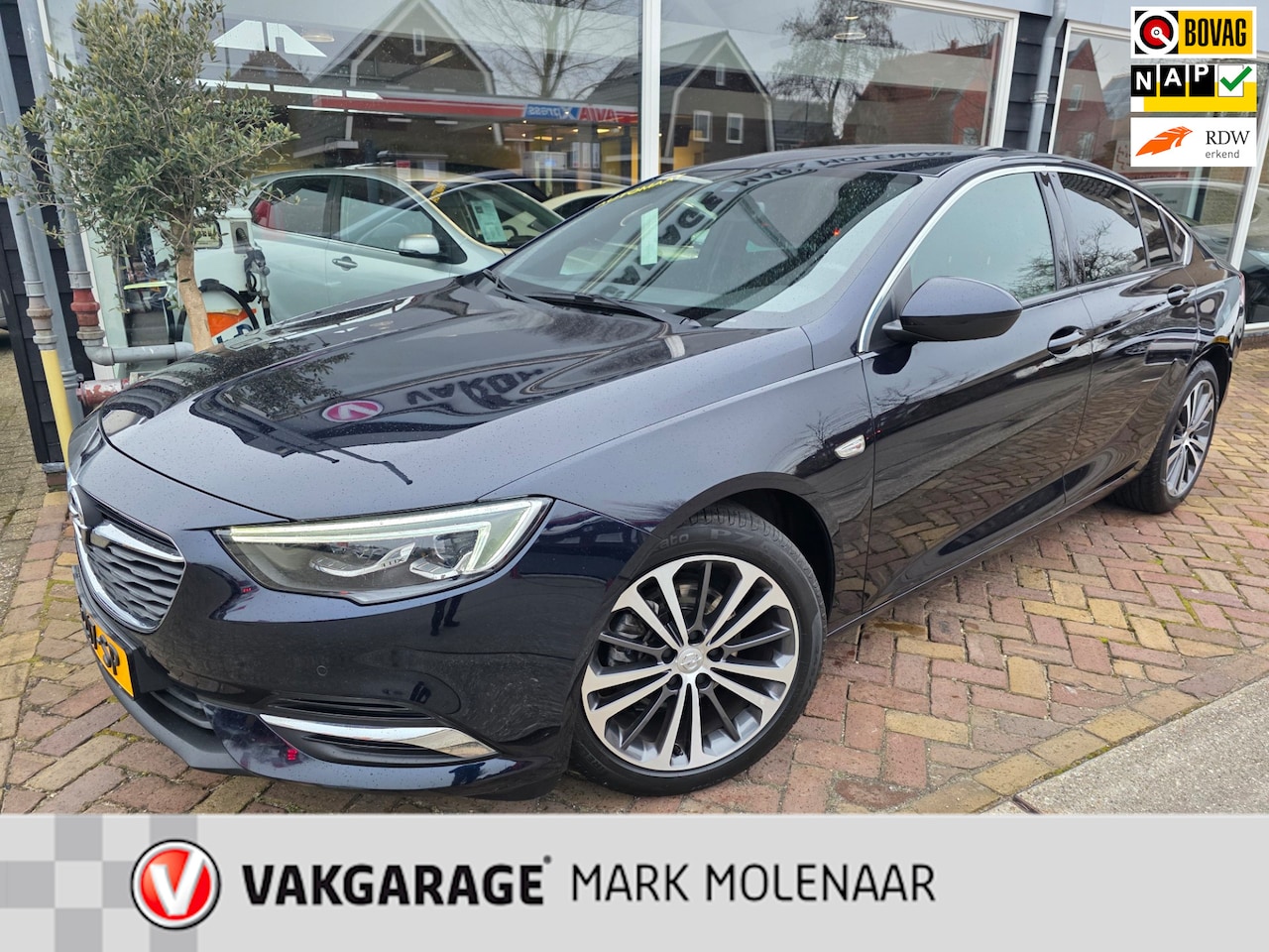 Opel Insignia Grand Sport - 1.5 Turbo Business Executive 1.5 Turbo Business Executive,nette auto,trekhaak,leder - AutoWereld.nl