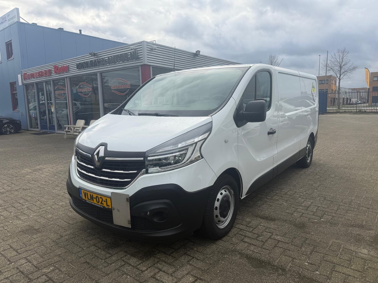Renault Trafic - 2.0 dCi 145 T29 L2H1 Comfort Medicijnen vervoer - AutoWereld.nl
