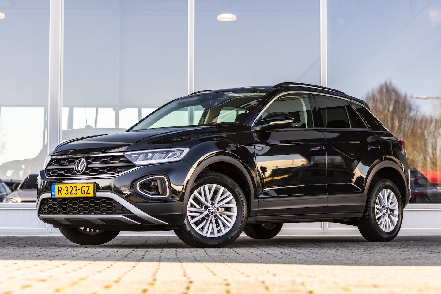 Volkswagen T-Roc - 1.0 TSI Life | LED | ACC | Carplay - AutoWereld.nl