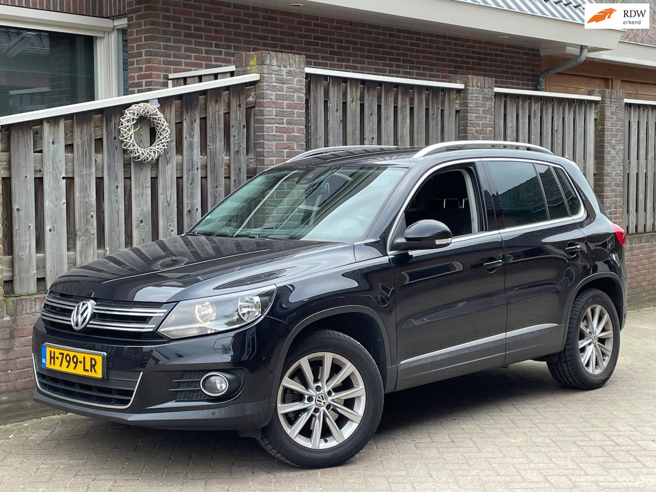 Volkswagen Tiguan - 1.4 TSI Sport&Style AIRCO/CLIMA, Stoelverw, Trekhaak! - AutoWereld.nl