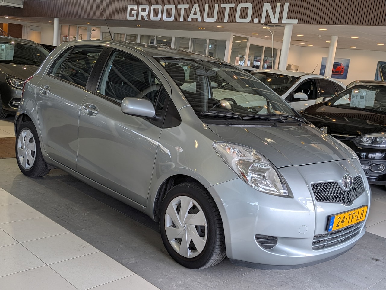 Toyota Yaris - 1.3 VVTi Sol MMT Automaat Airco, Stuurbekrachtiging - AutoWereld.nl