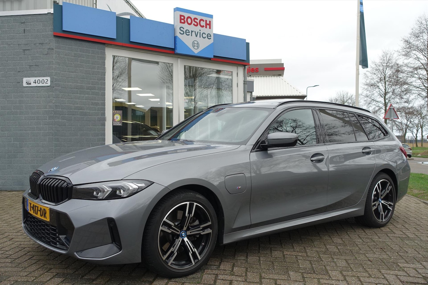 BMW 3-serie Touring - (g21) 320e 204pk Aut M-Sport | LEDER | PANO | TREKHAAK | LED | WIDESCREEN - AutoWereld.nl