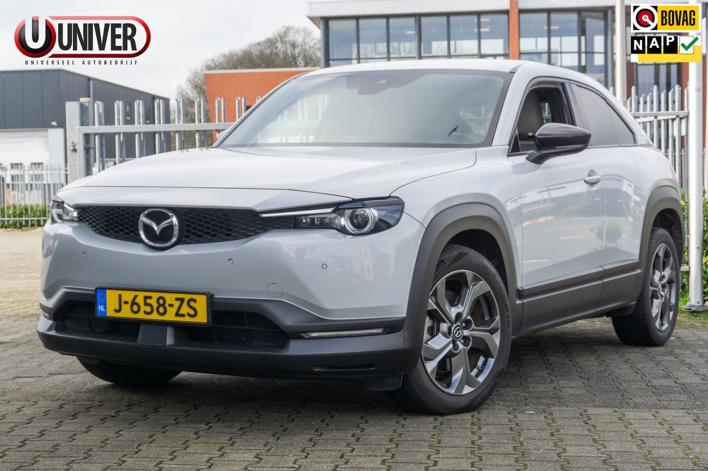 Mazda MX-30 - E-SkyActiv 145 First Edition 36 kWh CARPLAY/CAMERA/STOELVERW. - AutoWereld.nl