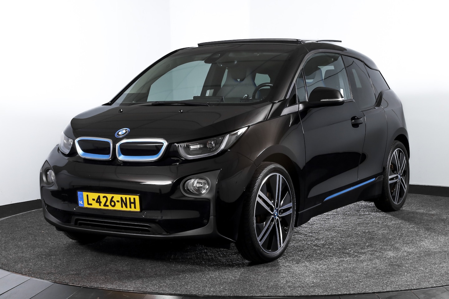 BMW i3 - Basis 94Ah 33 kWh | S/k-panodak | Harman/Kardon | Dig. Cockpit | Adapt. cruise | Stoelverw - AutoWereld.nl