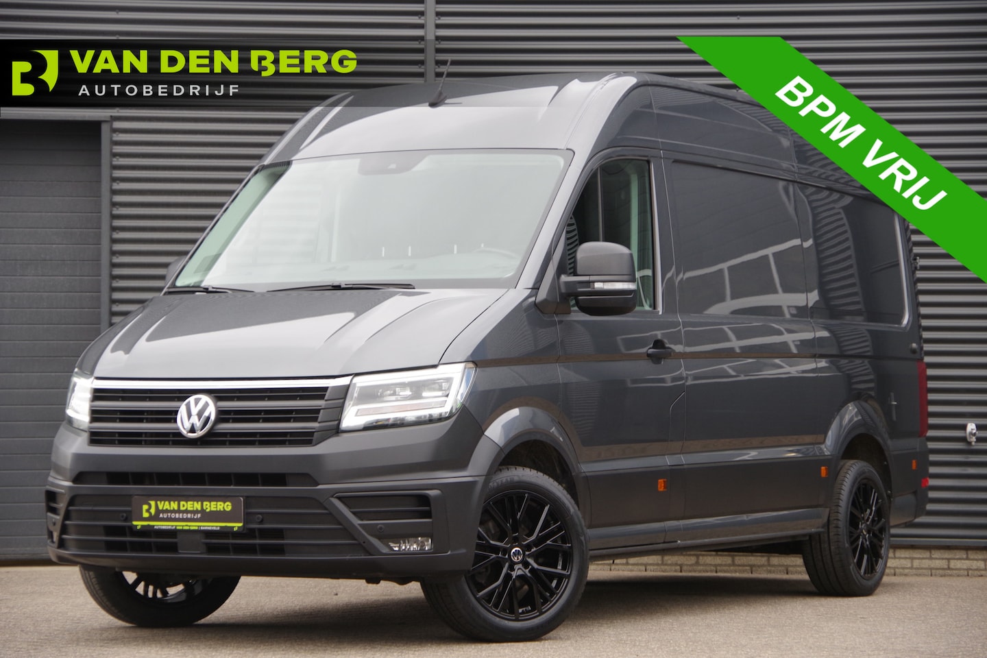 Volkswagen Crafter - 35 2.0 TDI L3H3 177PK AUT. LED, STOELVERWARMING, TREKHAAK, ERGO ACTIVE GEVEERDE STOEL, CLI - AutoWereld.nl