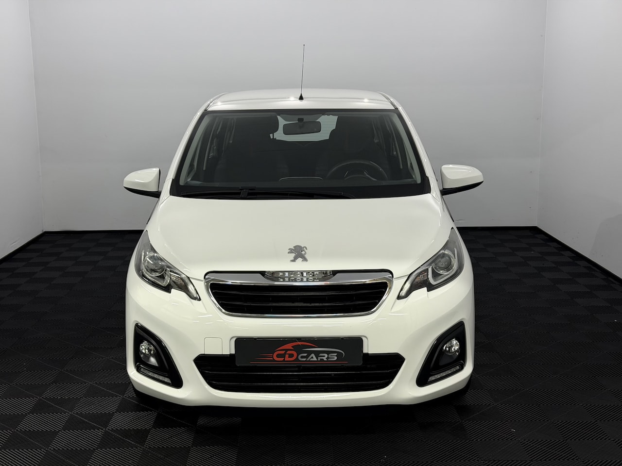 Peugeot 108 - 1.0 e-VTi Active Airco, A start stop, Mistlamp, Radio - AutoWereld.nl