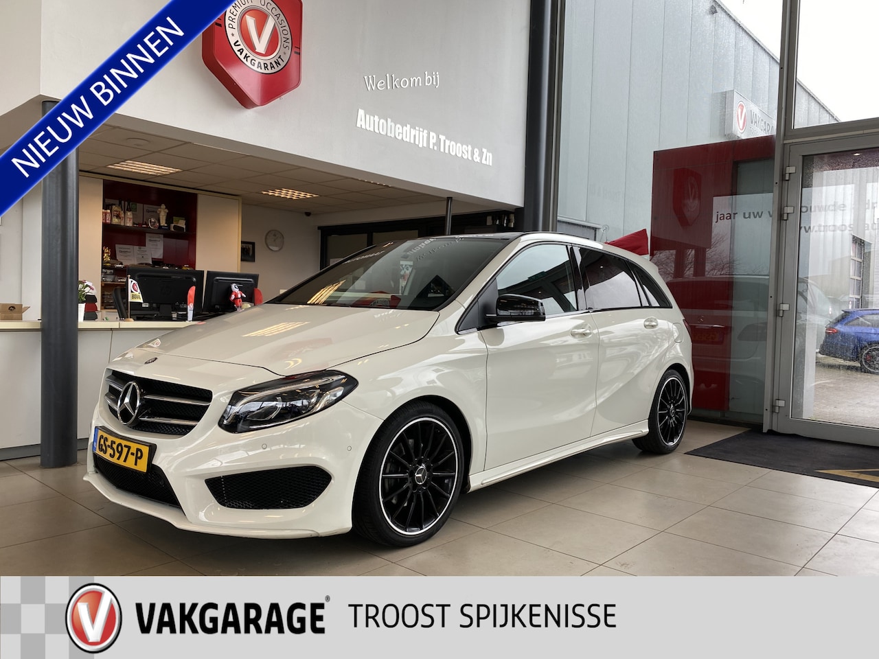 Mercedes-Benz B-klasse - 180 AMG Night edition,Nl Auto, Automaat,Panoramadak,Navigatie,Parkeersensor V&A,Trekhaak,C - AutoWereld.nl