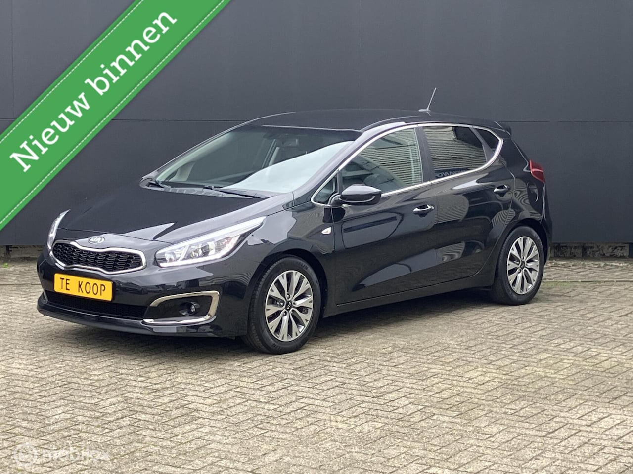 Kia Cee'd - Ceed 1.4i-16v 5-drs Comfort-Plus-Line I NAVI I - AutoWereld.nl