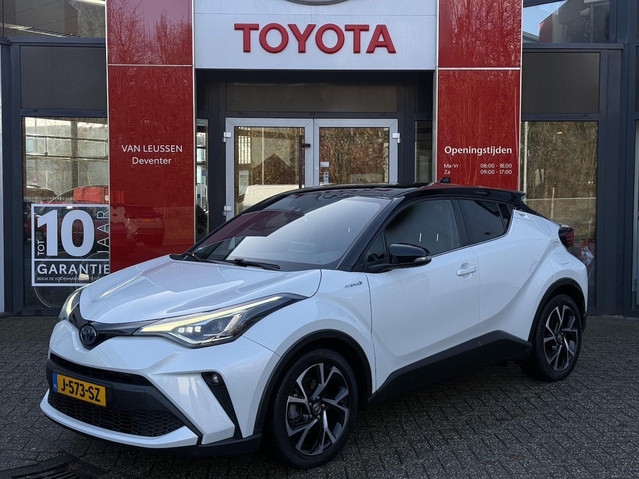 Toyota C-HR - 1.8 Hybrid First Edition NAVI DODEHOEKSENS. PARKEERCAMERA KEYLESS - AutoWereld.nl