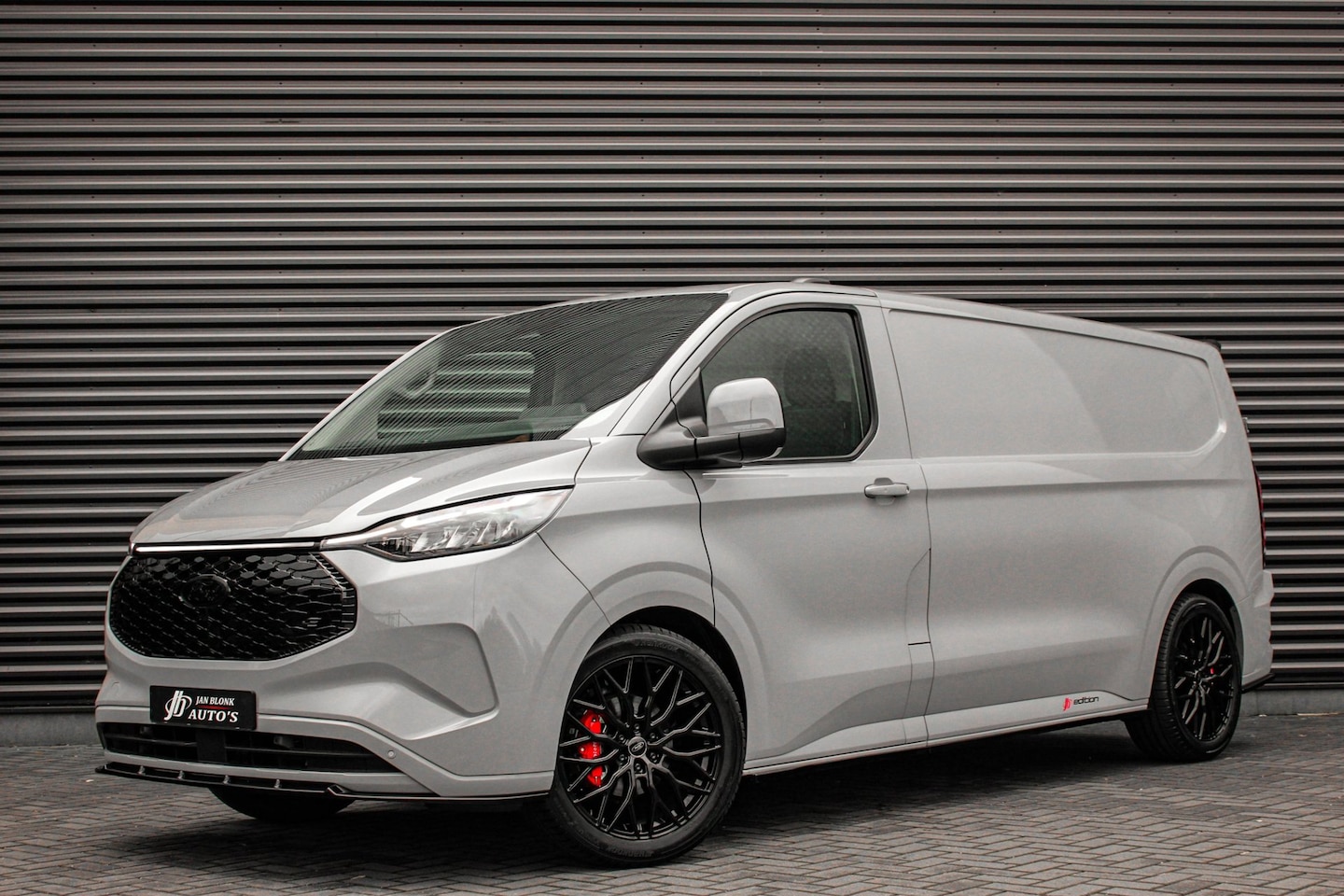 Ford Transit Custom - 340 L2H1 Limited 65 kWh 218PK / JB- EDIITON / CAMERA / 328KM RANGE / APPLE CARPLAY /DRIVER - AutoWereld.nl
