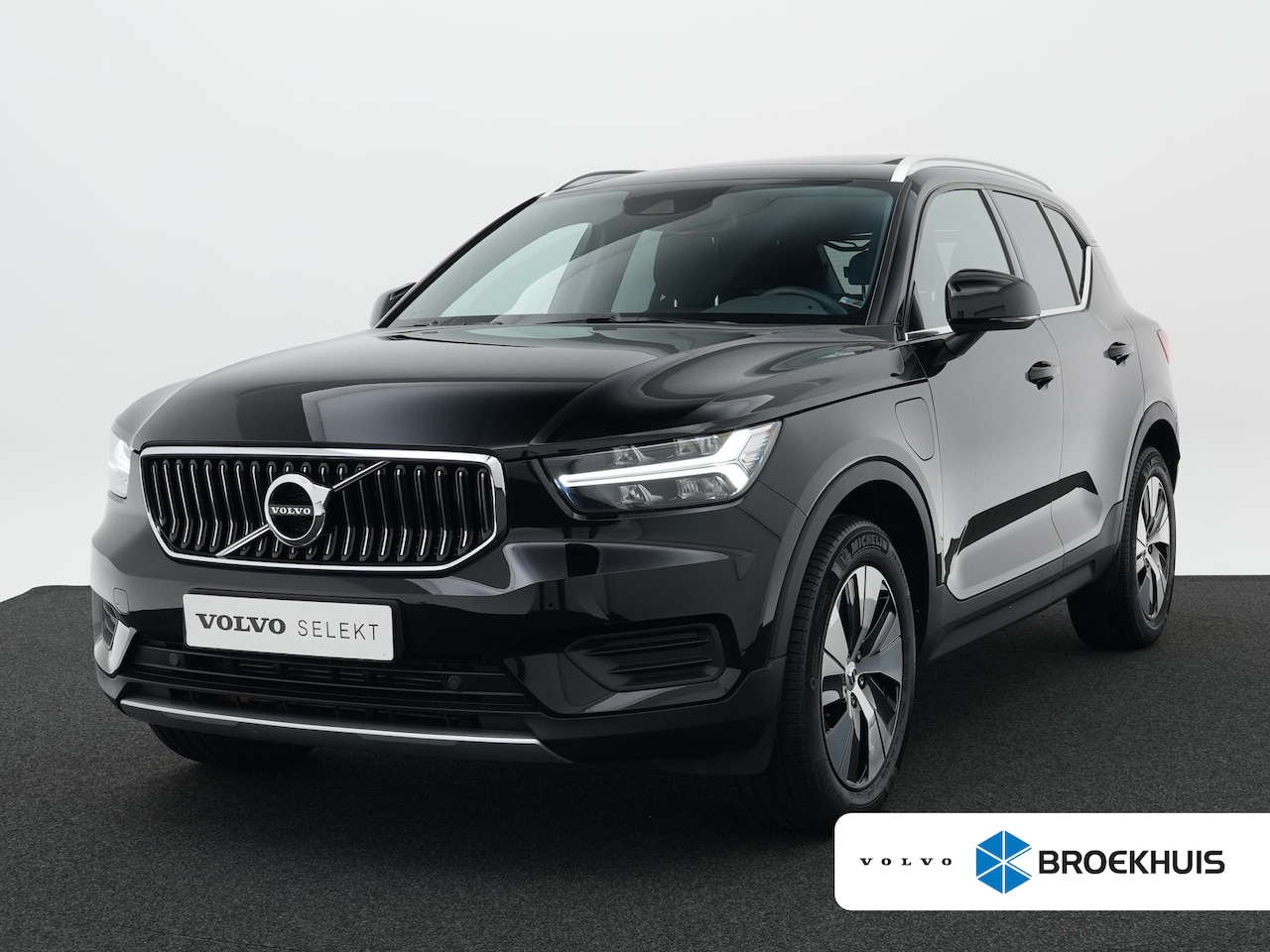 Volvo XC40 - 1.5 T4 Recharge Inscription Expression | Panoramadak | Trekhaak | Cruise Control | Keyless - AutoWereld.nl