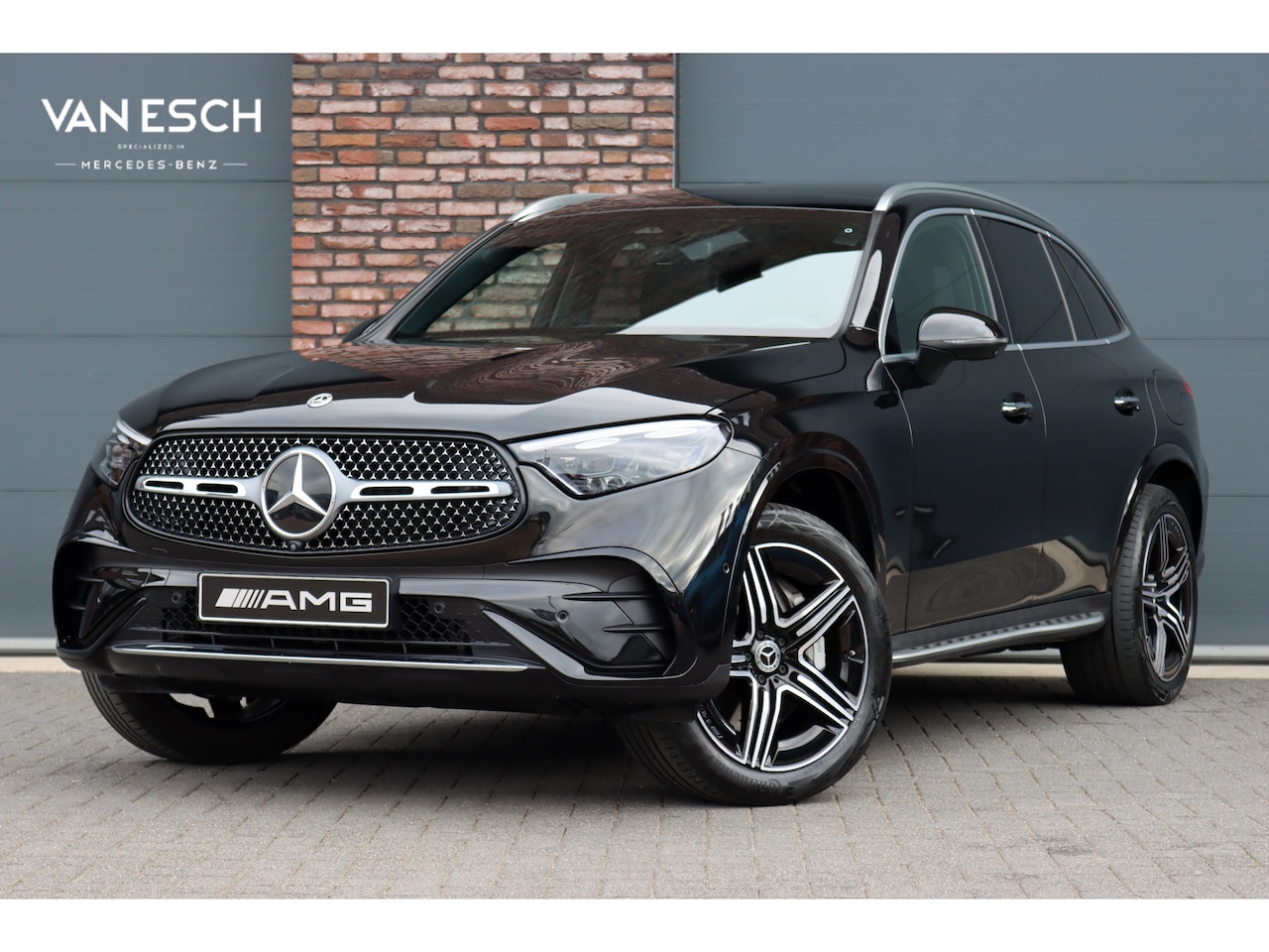 Mercedes-Benz GLC-klasse - 300e 4MATIC AMG Line Premium+ | Distronic | Burmester | Panoramadak | Trekhaak | Memory | - AutoWereld.nl