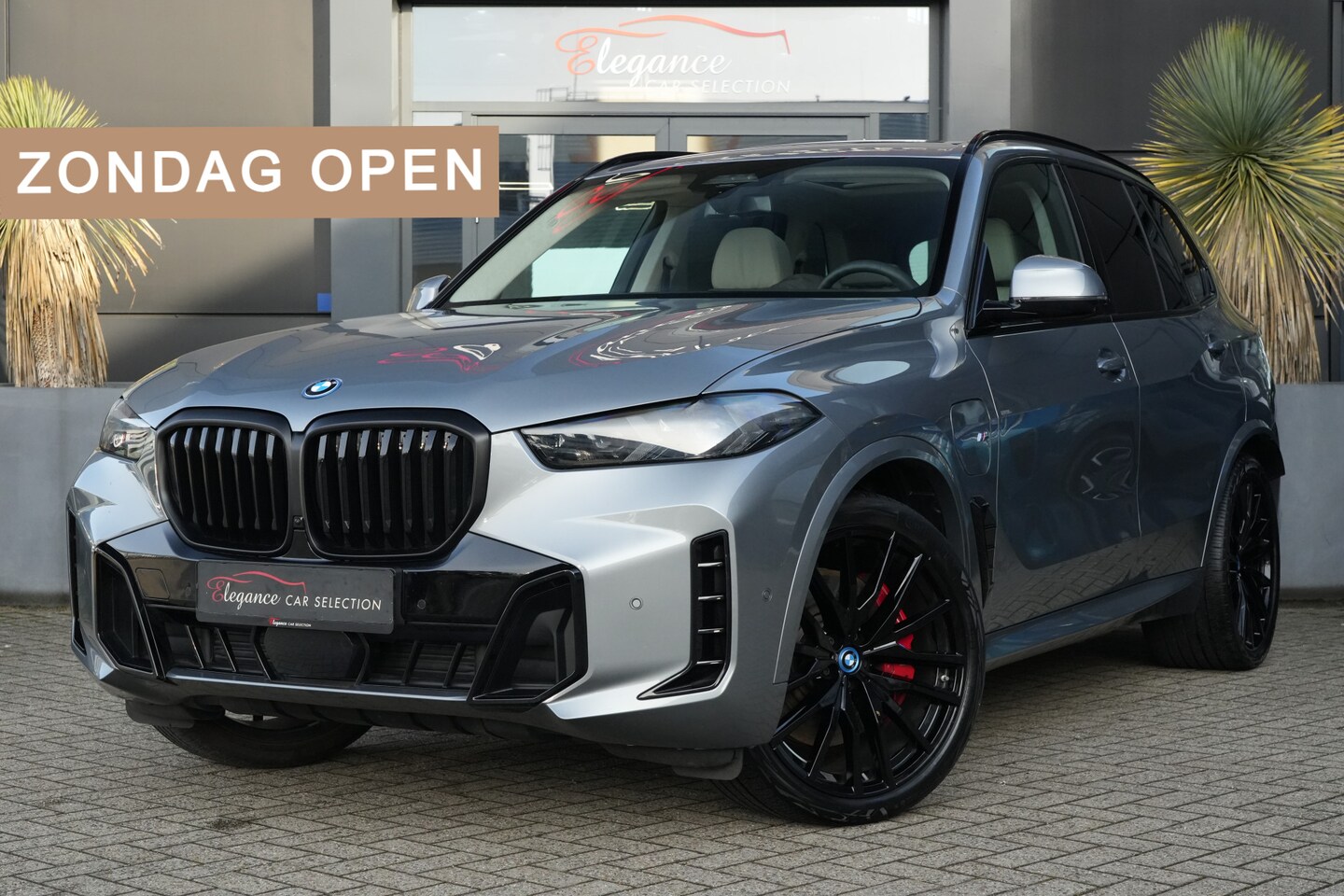 BMW X5 - xDrive50e M Sport 490pk Panoramadak/AR/HUD/Trekhaak - AutoWereld.nl