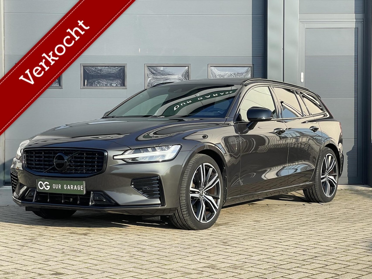 Volvo V60 - T6 Recharge AWD R-Design|Camera|Pano|H&K|Trekhaak - AutoWereld.nl