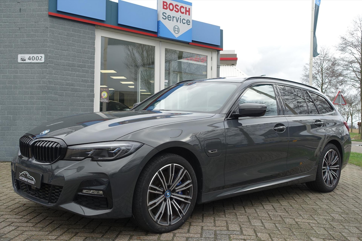 BMW 3-serie Touring - 330e 292pk xDrive Aut M-Sport | LEDER | LASER | PANO | HEAD UP | HIFI | KEYLESS ENTRY - AutoWereld.nl