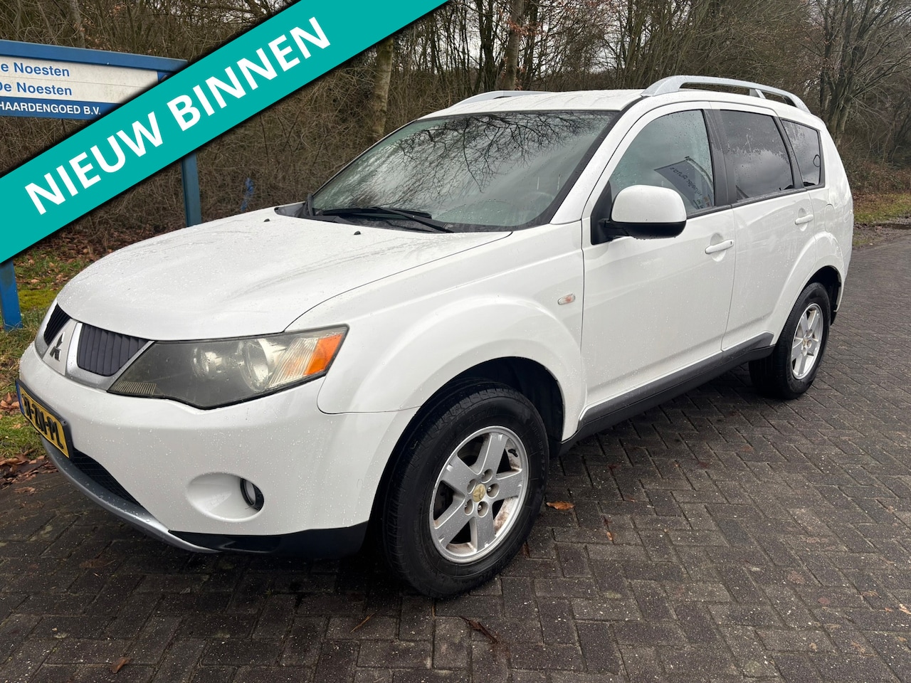 Mitsubishi Outlander - 2.4 Intro Edition 2WD | Airco | Parkeersensoren achter - AutoWereld.nl