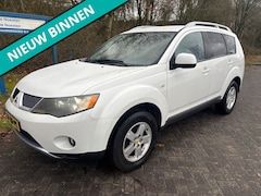 Mitsubishi Outlander - 2.4 Intro Edition 2WD | Airco | Parkeersensoren achter