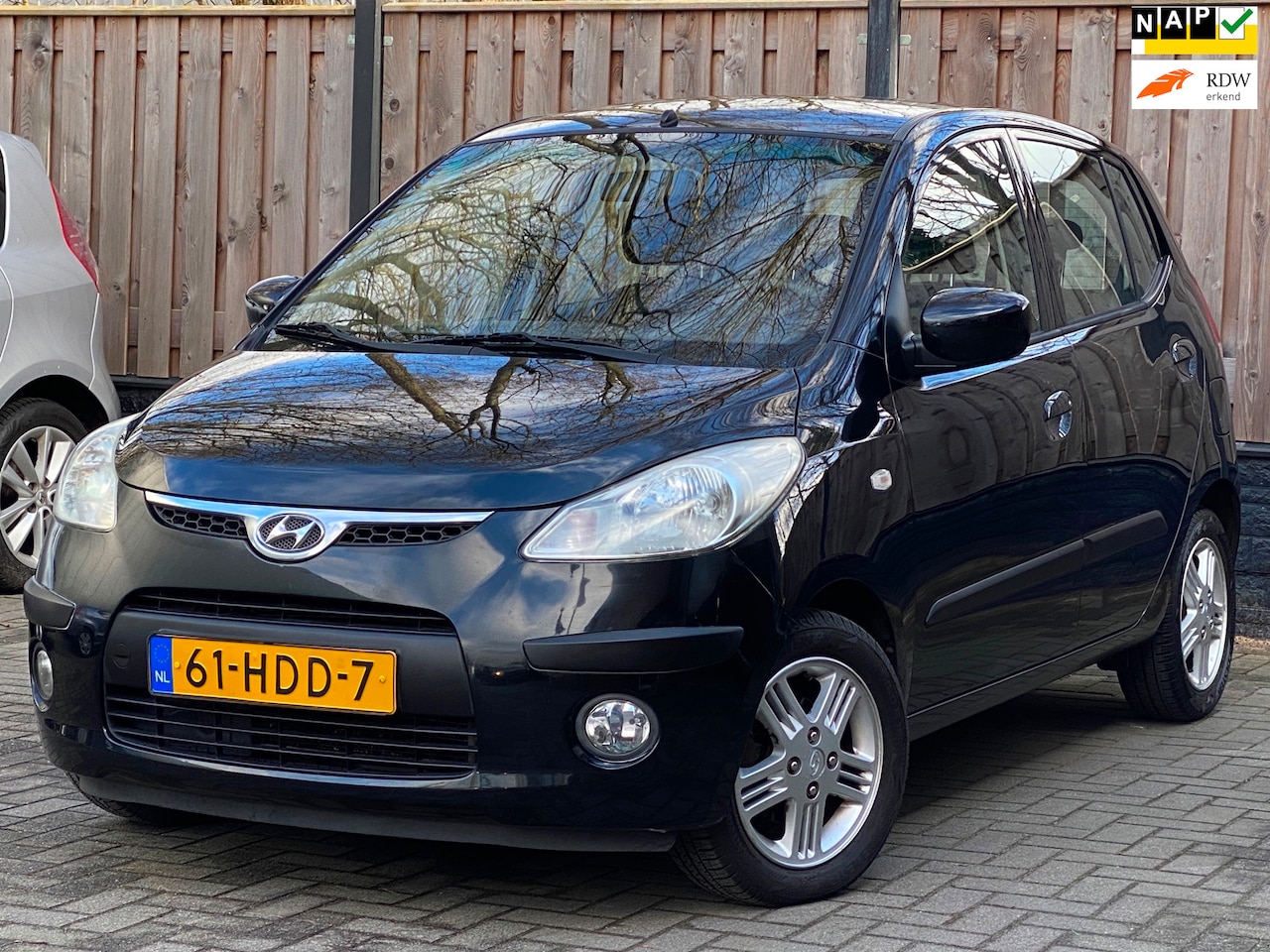 Hyundai i10 - 1.1 i-Catcher NL AUTO I AIRCO I NAVI I APK I LMV I ELEK.RAMEN - AutoWereld.nl