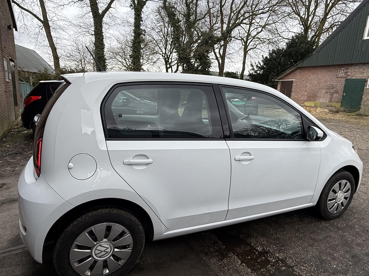 Volkswagen Up! - 1.0 5DRS/Airco/NAP - AutoWereld.nl