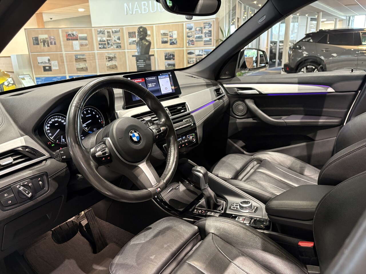 BMW X1 - xDrive25e High Executive xDrive25e High Executive, M-Sport, Pano, Adaptive, Memory - AutoWereld.nl
