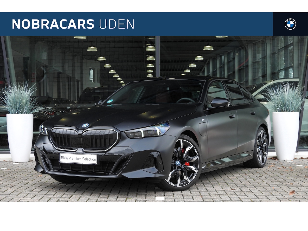 BMW 5-serie - 550e xDrive M Sport Automaat / Panoramadak / Adaptief onderstel professional / Adaptieve L - AutoWereld.nl