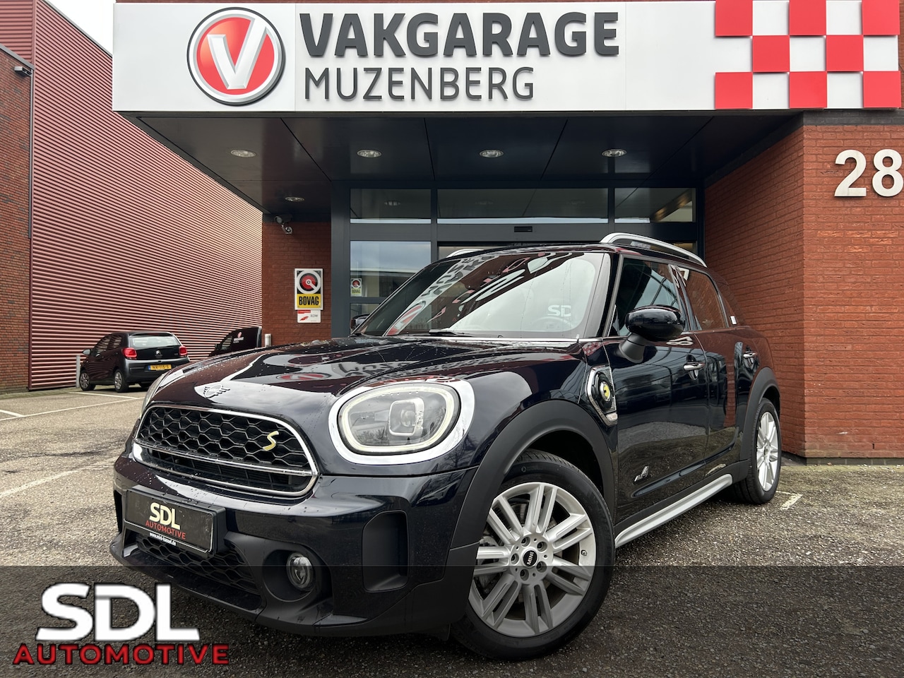 MINI Countryman - Mini 1.5 Cooper S E ALL4 Essential // FULL LED // NAVI + CARPLAY // CAMERA // ADAPTIVE CRU - AutoWereld.nl
