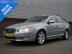 Volvo V70 - 1.6 T4 Nordic+/Dealeronderhouden/Leer/Trekhaak/ Nette Volvo