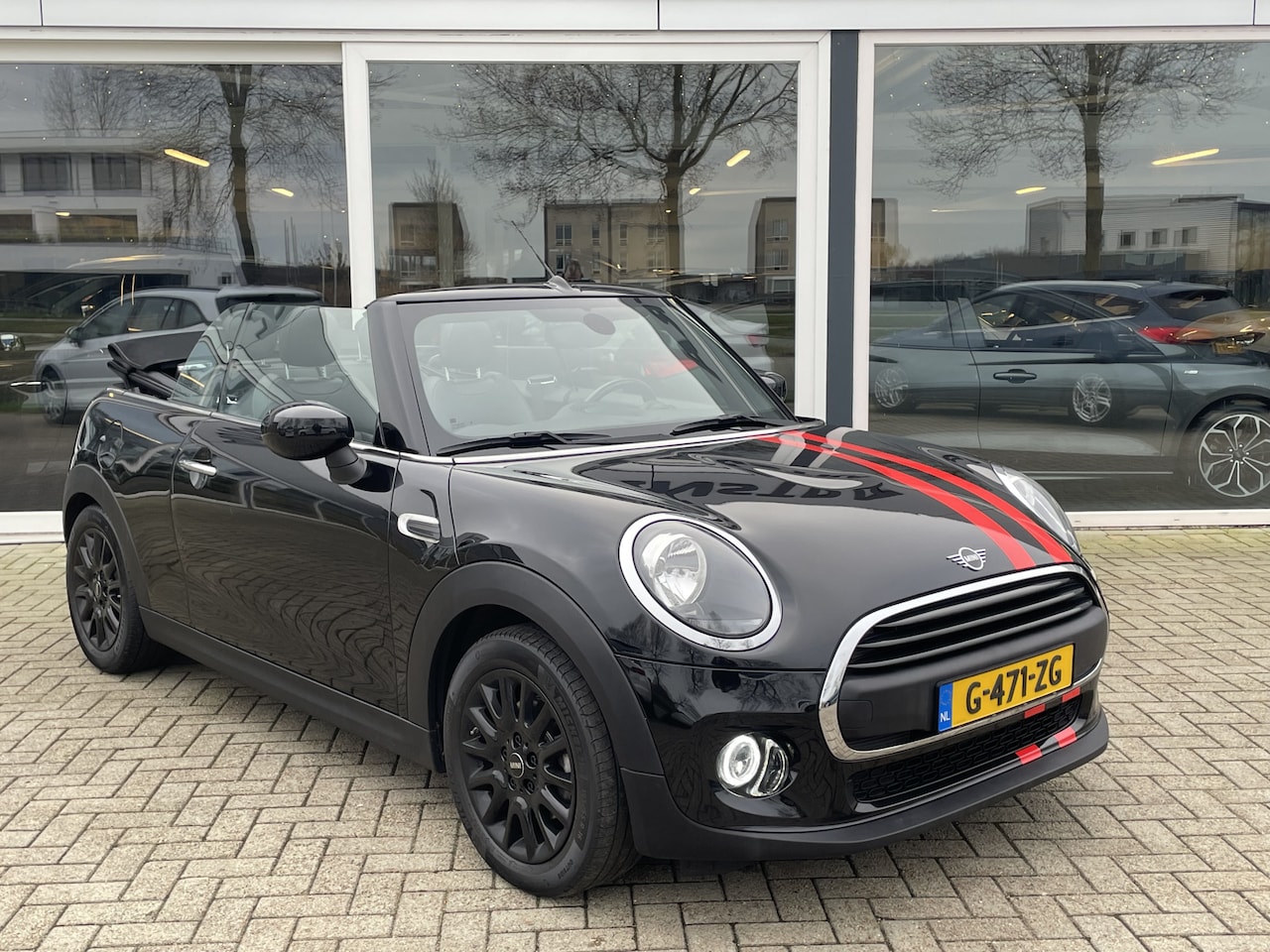 MINI Cabrio - Mini 1.5 One Pepper Carplay / Navi / Clima / Cruise / Telefoon - AutoWereld.nl