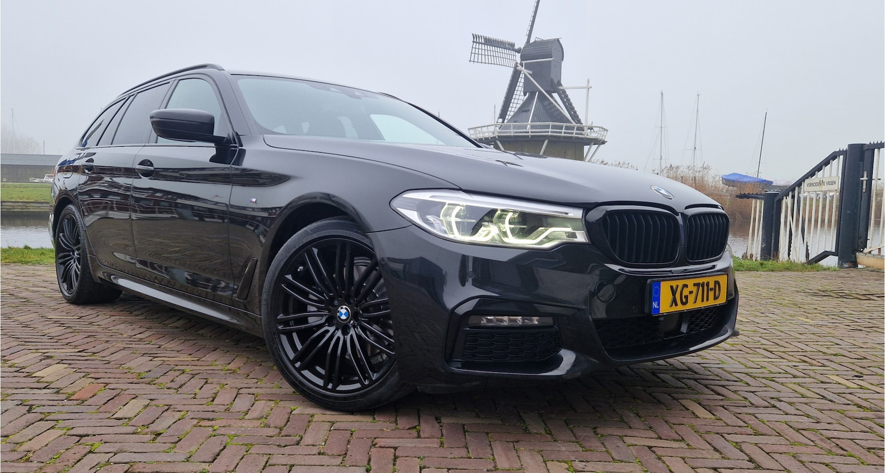 BMW 5-serie Touring - 520d High Executive ACC / M-Pakket / Virtual display / Stoel verwarming & verkoeling / Car - AutoWereld.nl