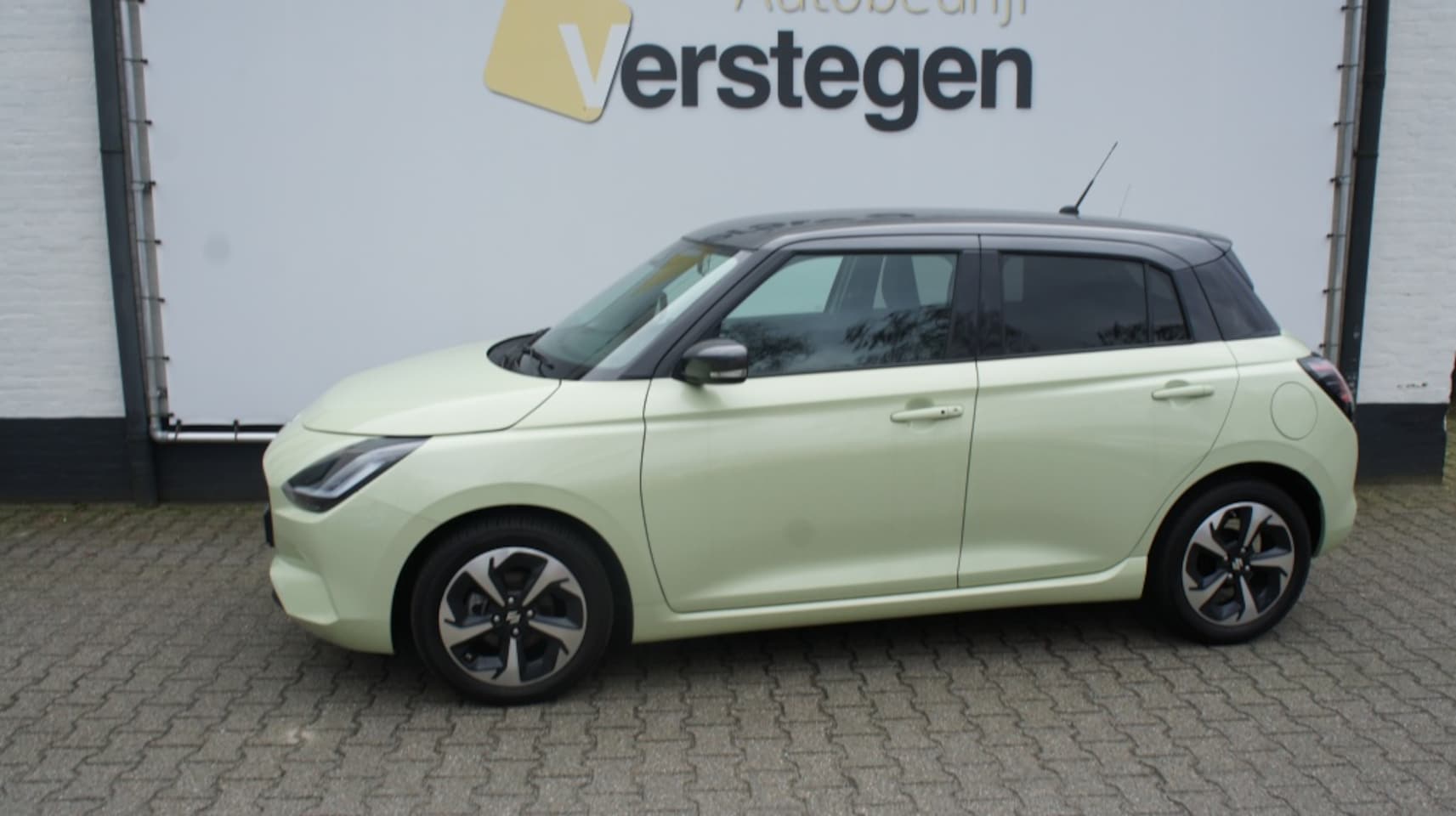 Suzuki Swift - 1.2 Style SmartHyb. AUT. - AutoWereld.nl