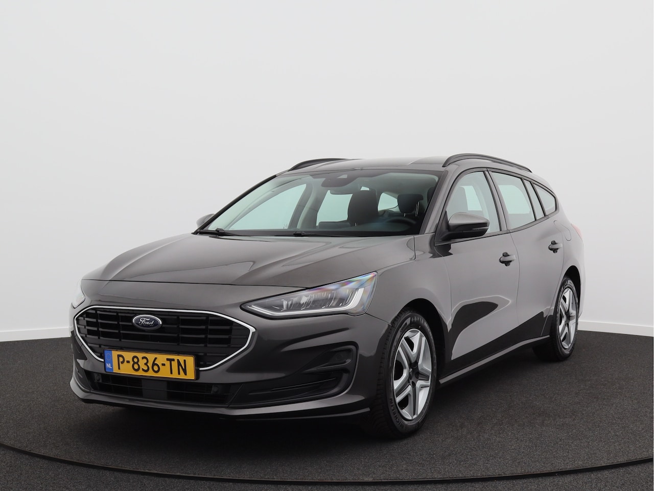Ford Focus Wagon - 1.0 EcoBoost Hybrid Connected/ lage km/ zeer mooi! - AutoWereld.nl