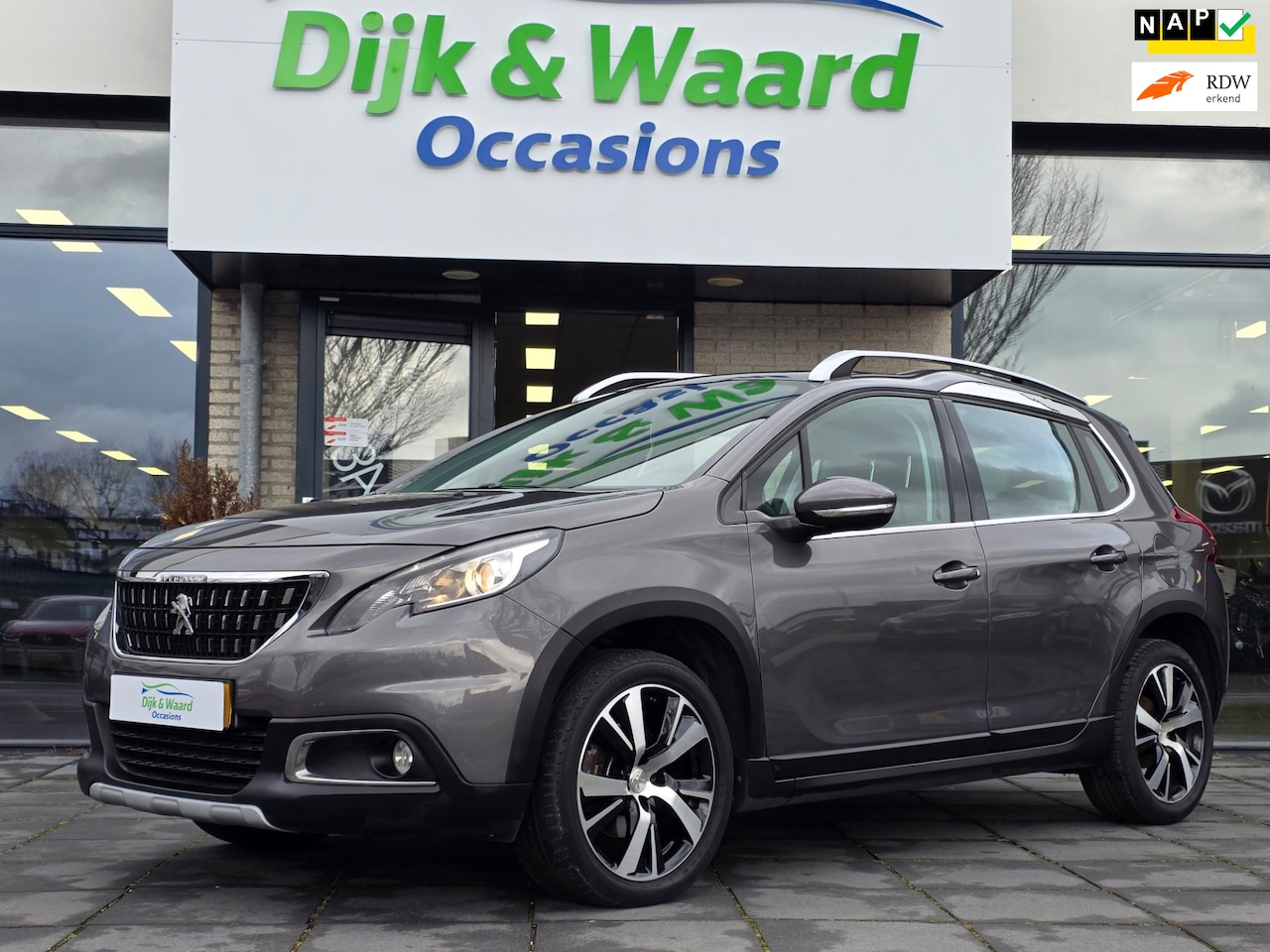 Peugeot 2008 - 1.2 PureTech Allure – Pano – NAP – Lage km – Cruise – - AutoWereld.nl