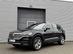 Volkswagen Touareg - 3.0 TDI R-Line I Aut. I Grijs Kenteken I Leder I Navi I 56000 km